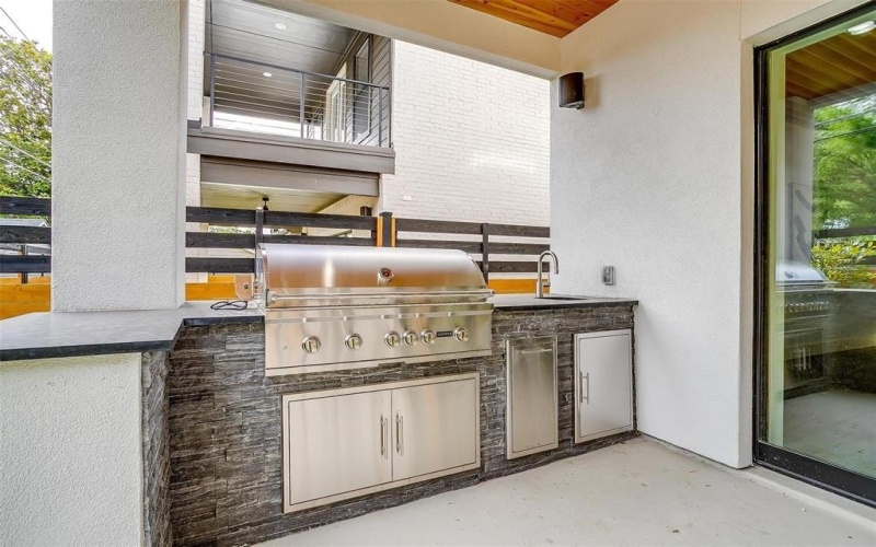 3916 W 5th Street, Fort Worth, TX 76107, 4 Bedrooms Bedrooms, ,3 BathroomsBathrooms,Residential,For Sale,3916 W 5th Street,20947416