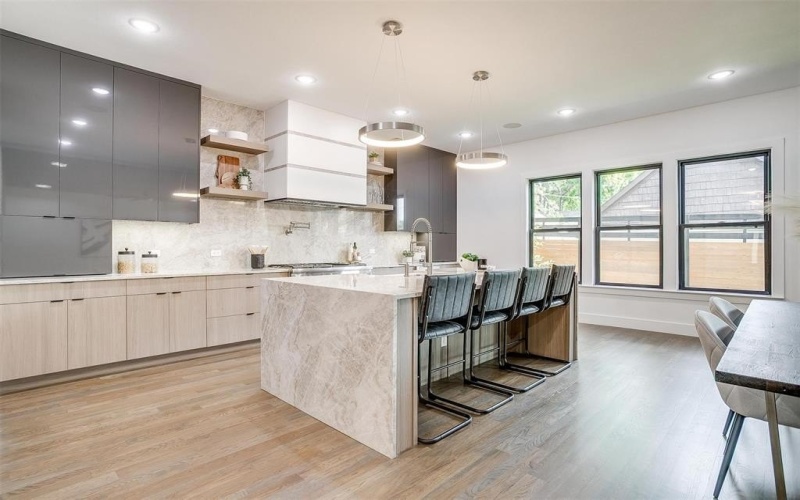 3916 W 5th Street, Fort Worth, TX 76107, 4 Bedrooms Bedrooms, ,3 BathroomsBathrooms,Residential,For Sale,3916 W 5th Street,20947416