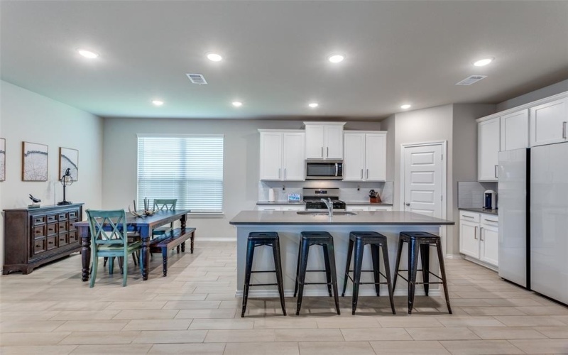2944 Dixondale Drive, Fort Worth, TX 76108, 4 Bedrooms Bedrooms, ,2 BathroomsBathrooms,Residential,For Sale,2944 Dixondale Drive,20947024