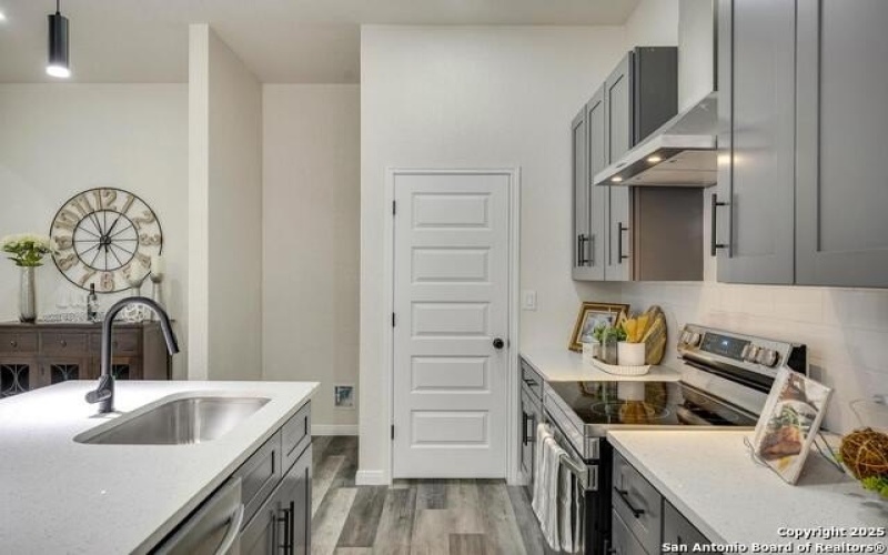 1611 S Gevers #102, San Antonio, TX 78210, 3 Bedrooms Bedrooms, ,2 BathroomsBathrooms,Residential,For Sale,1611 S Gevers #102,1869581