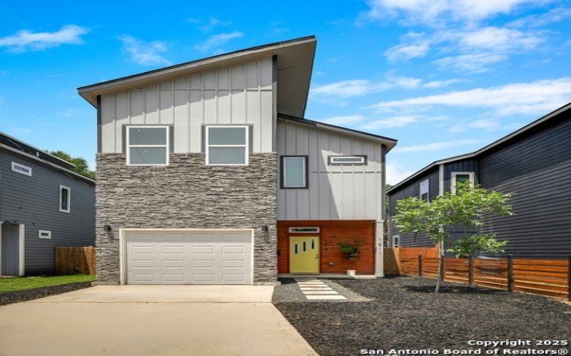 1611 S Gevers #102, San Antonio, TX 78210, 3 Bedrooms Bedrooms, ,2 BathroomsBathrooms,Residential,For Sale,1611 S Gevers #102,1869581