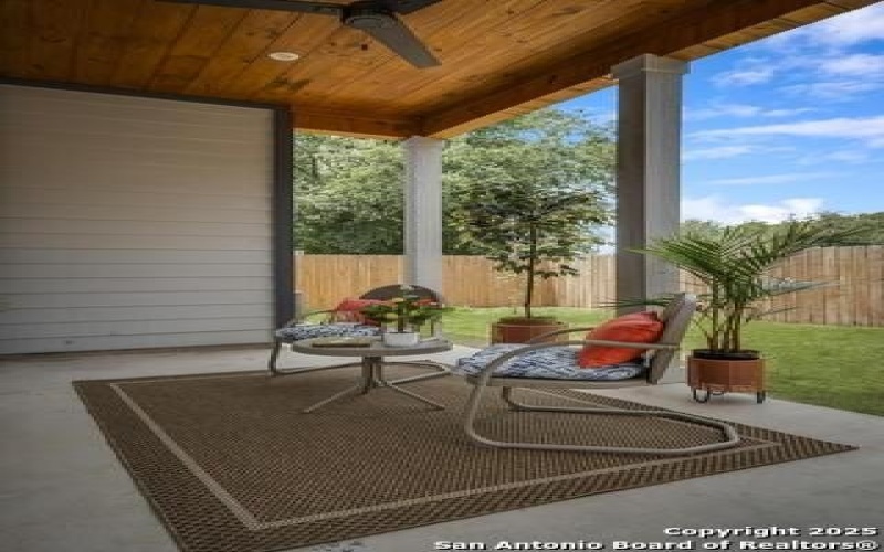 1611 S Gevers #102, San Antonio, TX 78210, 3 Bedrooms Bedrooms, ,2 BathroomsBathrooms,Residential,For Sale,1611 S Gevers #102,1869581