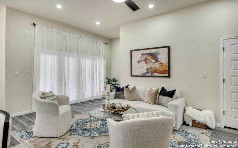 1611 S Gevers #102, San Antonio, TX 78210, 3 Bedrooms Bedrooms, ,2 BathroomsBathrooms,Residential,For Sale,1611 S Gevers #102,1869581