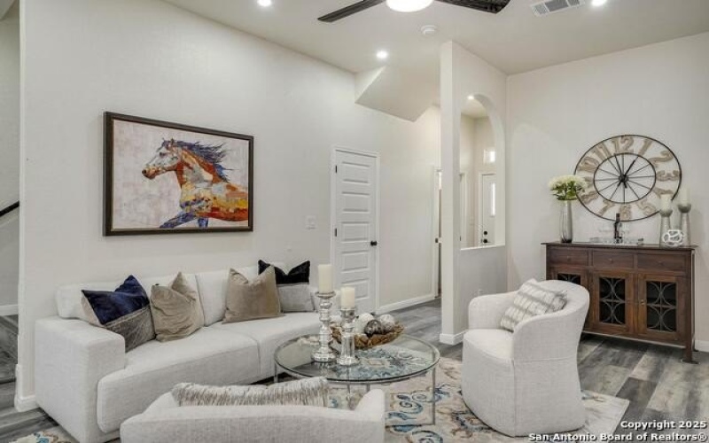 1611 S Gevers #102, San Antonio, TX 78210, 3 Bedrooms Bedrooms, ,2 BathroomsBathrooms,Residential,For Sale,1611 S Gevers #102,1869581