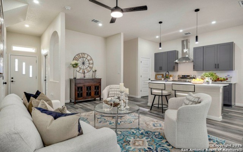 1611 S Gevers #102, San Antonio, TX 78210, 3 Bedrooms Bedrooms, ,2 BathroomsBathrooms,Residential,For Sale,1611 S Gevers #102,1869581