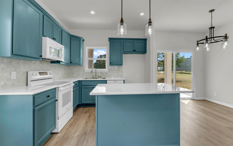 338 Golden Beach Drive, Buchanan Dam, TX 78609, 4 Habitaciones Habitaciones , ,2 BañosBaños,Residential,En Venta,338 Golden Beach Drive,0,173573