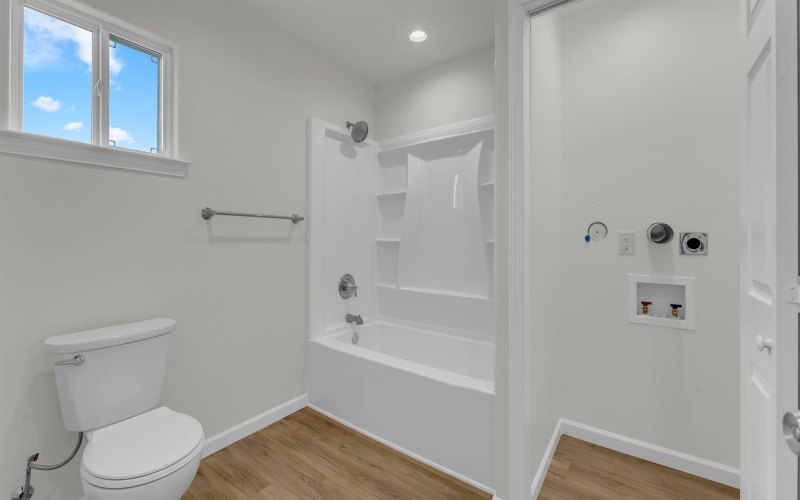 338 Golden Beach Drive, Buchanan Dam, TX 78609, 4 Habitaciones Habitaciones , ,2 BañosBaños,Residential,En Venta,338 Golden Beach Drive,0,173573