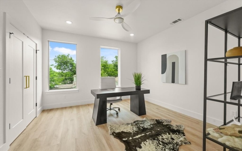 1336 Compton Street, Dallas, TX 75203, 3 Habitaciones Habitaciones , ,2 BañosBaños,Residential,En Venta,1336 Compton Street,20947404