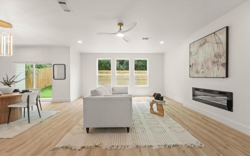 1336 Compton Street, Dallas, TX 75203, 3 Habitaciones Habitaciones , ,2 BañosBaños,Residential,En Venta,1336 Compton Street,20947404