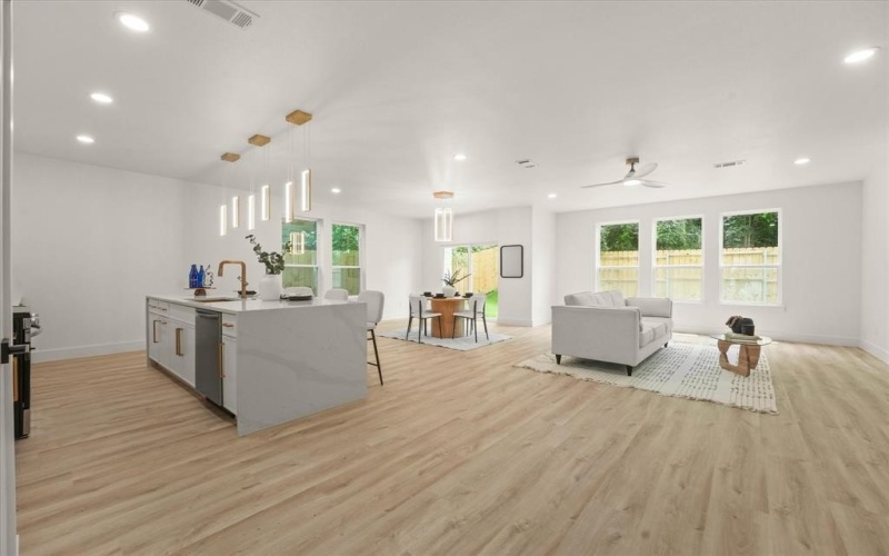 1336 Compton Street, Dallas, TX 75203, 3 Habitaciones Habitaciones , ,2 BañosBaños,Residential,En Venta,1336 Compton Street,20947404