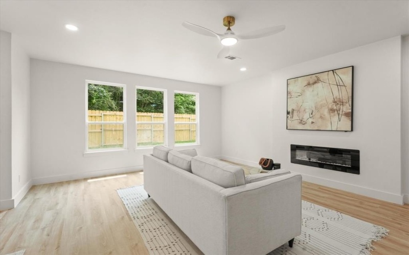 1336 Compton Street, Dallas, TX 75203, 3 Habitaciones Habitaciones , ,2 BañosBaños,Residential,En Venta,1336 Compton Street,20947404