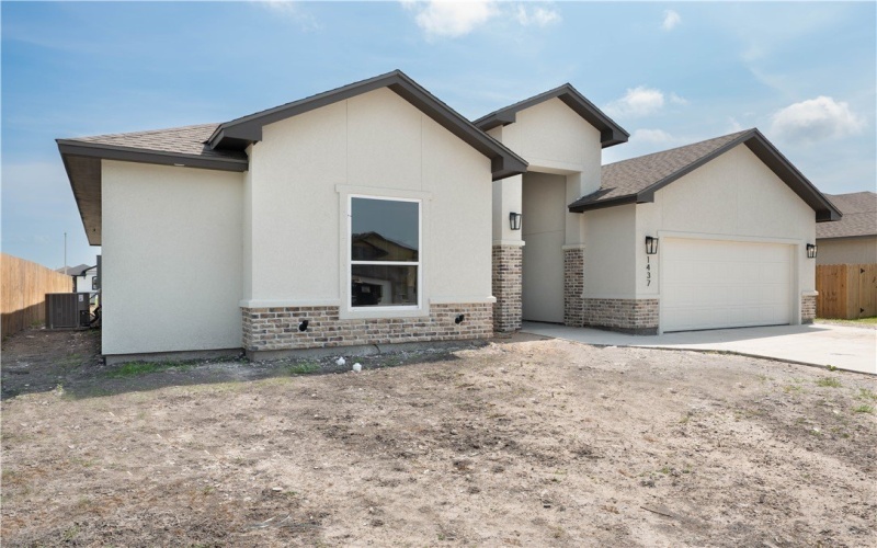 1437 Lois Chesney Street, Corpus Christi, TX 78415, 4 Bedrooms Bedrooms, ,3 BathroomsBathrooms,Residential,For Sale,1437 Lois Chesney Street,459718