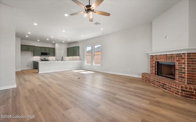 636 E 31st Street, Wolfforth, TX 79382, 3 Habitaciones Habitaciones , ,2 BañosBaños,Residential,En Venta,636 E 31st Street,202555313