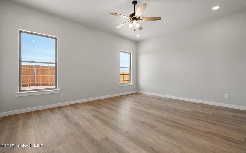 636 E 31st Street, Wolfforth, TX 79382, 3 Habitaciones Habitaciones , ,2 BañosBaños,Residential,En Venta,636 E 31st Street,202555313