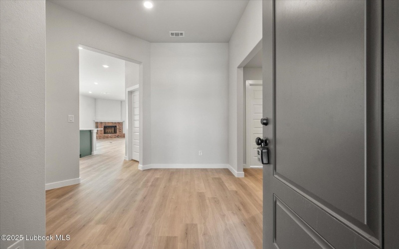 636 E 31st Street, Wolfforth, TX 79382, 3 Habitaciones Habitaciones , ,2 BañosBaños,Residential,En Venta,636 E 31st Street,202555313