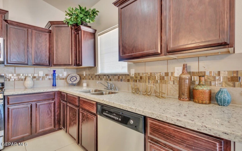 528 CEDARWOOD Avenue, El Paso, TX 79928, 4 Habitaciones Habitaciones , ,2 BañosBaños,Residential,En Venta,528 CEDARWOOD Avenue,894787