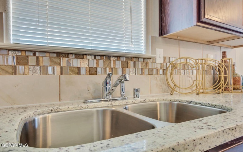 528 CEDARWOOD Avenue, El Paso, TX 79928, 4 Habitaciones Habitaciones , ,2 BañosBaños,Residential,En Venta,528 CEDARWOOD Avenue,894787
