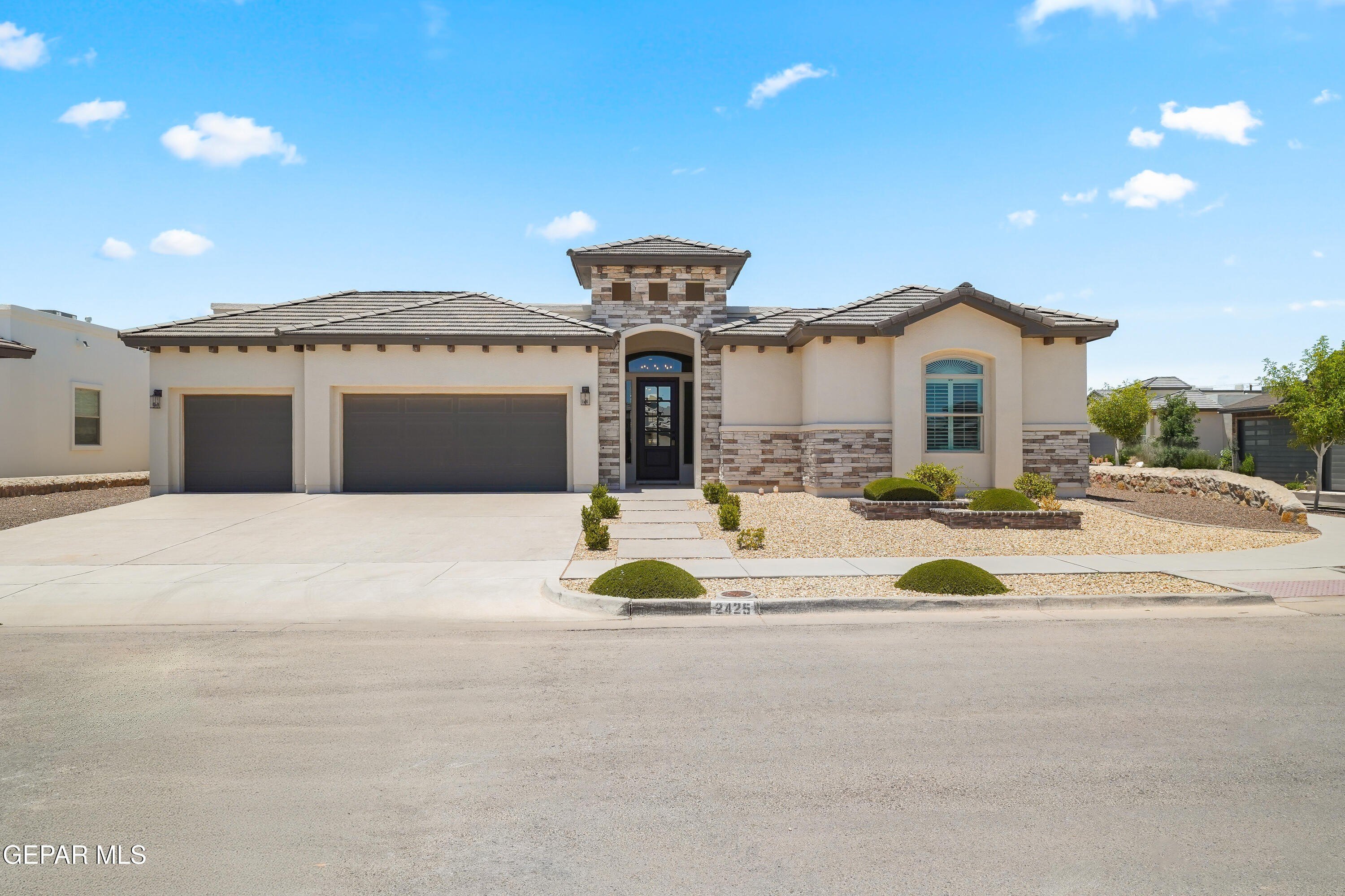 2425 Tierra Murcia Street, El Paso, TX 79938, 4 Habitaciones Habitaciones , ,2 BañosBaños,Residential,En Venta,2425 Tierra Murcia Street,921168