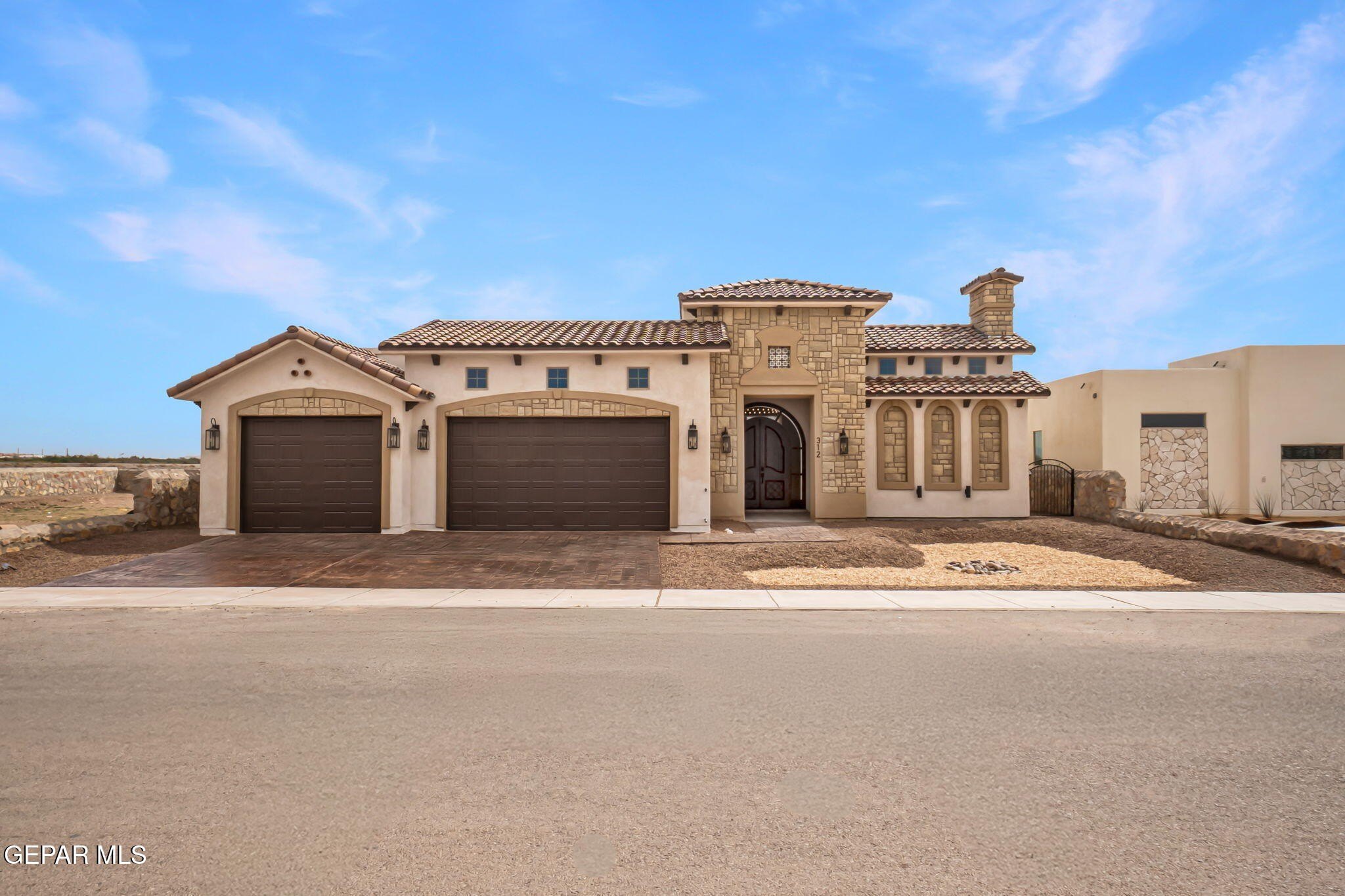 312 RIO DEL RANCHO Court, El Paso, TX 79932, 5 Habitaciones Habitaciones , ,1 BañoBaños,Residential,En Venta,312 RIO DEL RANCHO Court,919952