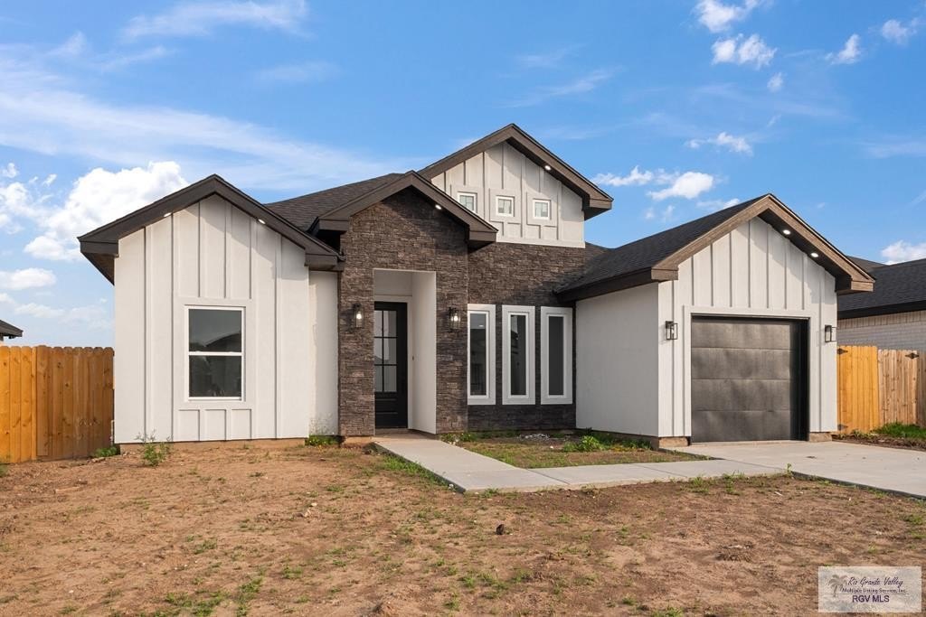 2744 N NEEL DR, BROWNSVILLE, TX 78526, 3 Habitaciones Habitaciones , ,2 BañosBaños,Residential,En Venta,2744 N NEEL DR,29764763
