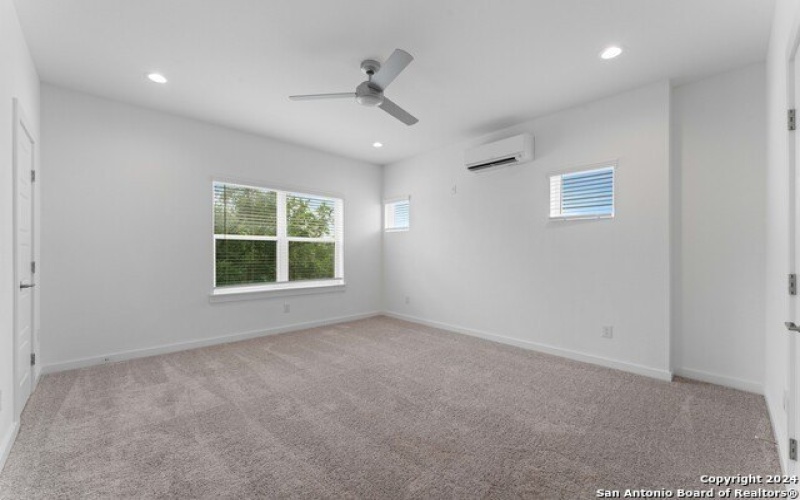 319 HOWARD ST #3, San Antonio, TX 78212-5596, 3 Habitaciones Habitaciones , ,3 BañosBaños,Residential,En Venta,319 HOWARD ST,0,1781788