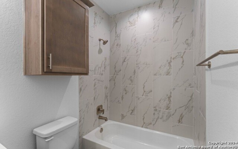 319 HOWARD ST #3, San Antonio, TX 78212-5596, 3 Habitaciones Habitaciones , ,3 BañosBaños,Residential,En Venta,319 HOWARD ST,0,1781788