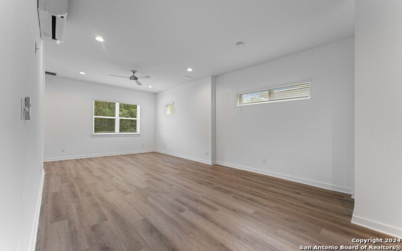 319 HOWARD ST #3, San Antonio, TX 78212-5596, 3 Habitaciones Habitaciones , ,3 BañosBaños,Residential,En Venta,319 HOWARD ST,0,1781788