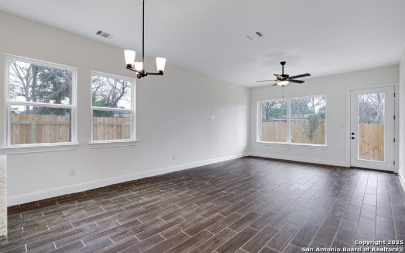 315 Bargas St, San Antonio, TX 78210, 3 Habitaciones Habitaciones , ,2 BañosBaños,Residential,En Venta,315 Bargas St,0,1839252