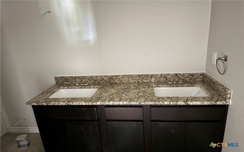 414 W Avenue C, Copperas Cove, TX 76522, 3 Habitaciones Habitaciones , ,2 BañosBaños,Residential,En Venta,414 W Avenue C,581379