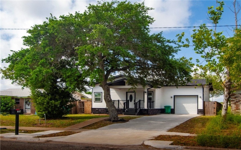 607 W Matlock, Aransas Pass, TX 78336, 2 Habitaciones Habitaciones , ,1 BañoBaños,Residential,En Venta,607 W Matlock,459697