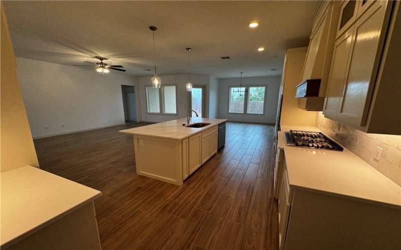 1702 Elm View Drive, Corpus Christi, TX 78418, 4 Habitaciones Habitaciones , ,2 BañosBaños,Residential,En Venta,1702 Elm View Drive,459744