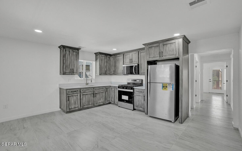 1107 Myrtle Avenue unit: D #D, El Paso, TX 79901, 1 Dormitorio Habitaciones , ,1 BañoBaños,Residential Multi Family,En Venta,1107 Myrtle Avenue unit: D,923406