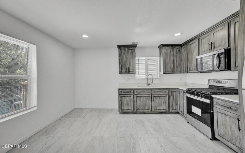 1107 Myrtle Avenue unit: D #D, El Paso, TX 79901, 1 Dormitorio Habitaciones , ,1 BañoBaños,Residential Multi Family,En Venta,1107 Myrtle Avenue unit: D,923406