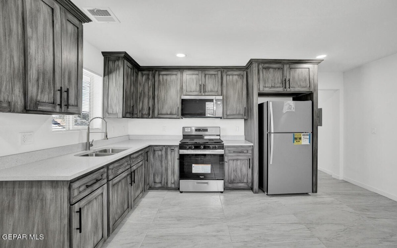 1107 Myrtle Avenue unit: D #D, El Paso, TX 79901, 1 Dormitorio Habitaciones , ,1 BañoBaños,Residential Multi Family,En Venta,1107 Myrtle Avenue unit: D,923406