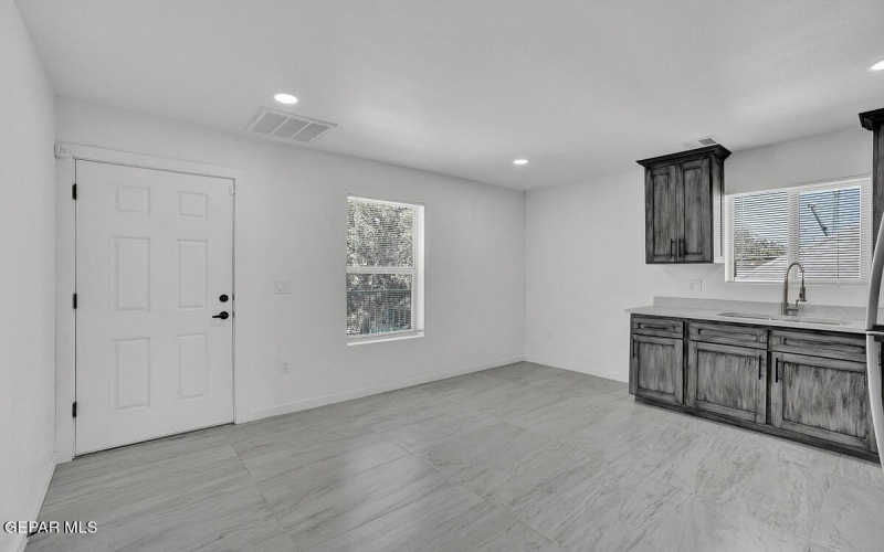 1107 Myrtle Avenue unit: D #D, El Paso, TX 79901, 1 Dormitorio Habitaciones , ,1 BañoBaños,Residential Multi Family,En Venta,1107 Myrtle Avenue unit: D,923406