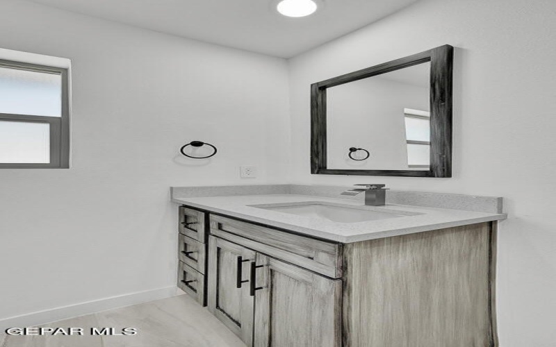 1107 Myrtle Avenue unit: D #D, El Paso, TX 79901, 1 Dormitorio Habitaciones , ,1 BañoBaños,Residential Multi Family,En Venta,1107 Myrtle Avenue unit: D,923406