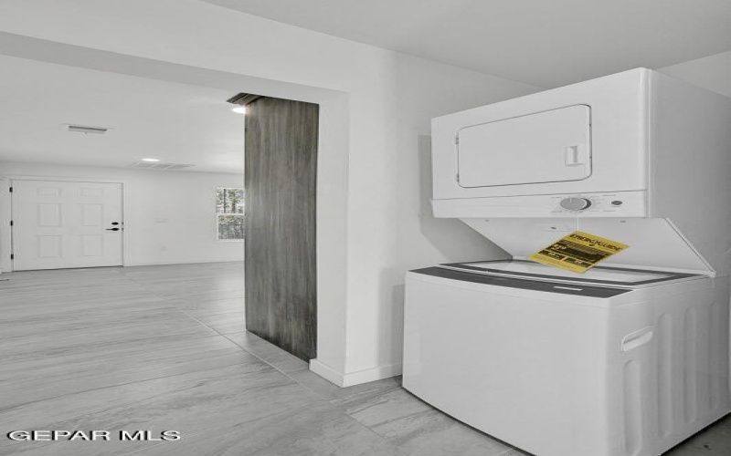 1107 MYRTLE Avenue unit: C #C, El Paso, TX 79901, 1 Bedroom Bedrooms, ,1 BathroomBathrooms,Residential Multi Family,For Sale,1107 MYRTLE Avenue unit: C,923410
