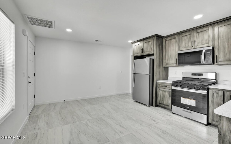 1107 MYRTLE Avenue unit: C #C, El Paso, TX 79901, 1 Bedroom Bedrooms, ,1 BathroomBathrooms,Residential Multi Family,For Sale,1107 MYRTLE Avenue unit: C,923410
