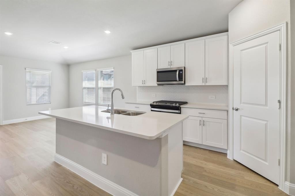 1023 Emberwood Drive, McKinney, TX 75069, 4 Habitaciones Habitaciones , ,3 BañosBaños,Residential,En Venta,1023 Emberwood Drive,20946092
