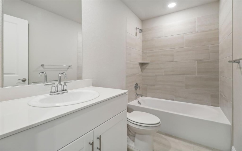 1023 Emberwood Drive, McKinney, TX 75069, 4 Habitaciones Habitaciones , ,3 BañosBaños,Residential,En Venta,1023 Emberwood Drive,20946092