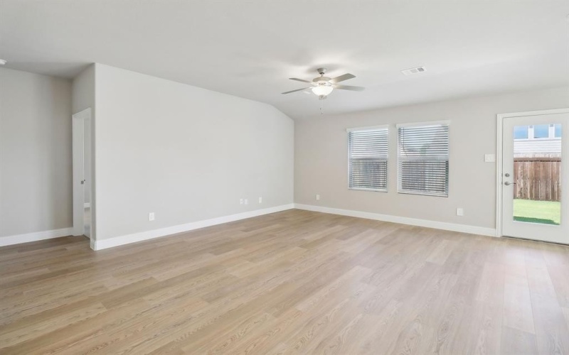 1023 Emberwood Drive, McKinney, TX 75069, 4 Habitaciones Habitaciones , ,3 BañosBaños,Residential,En Venta,1023 Emberwood Drive,20946092