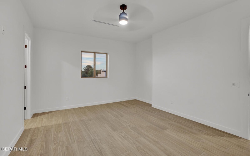 820 W Gate, El Paso, TX 79932, 4 Habitaciones Habitaciones , ,7 BañosBaños,Residential,En Venta,820 W Gate,923369
