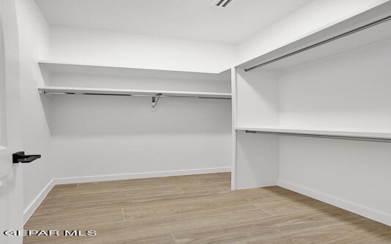 820 W Gate, El Paso, TX 79932, 4 Habitaciones Habitaciones , ,7 BañosBaños,Residential,En Venta,820 W Gate,923369