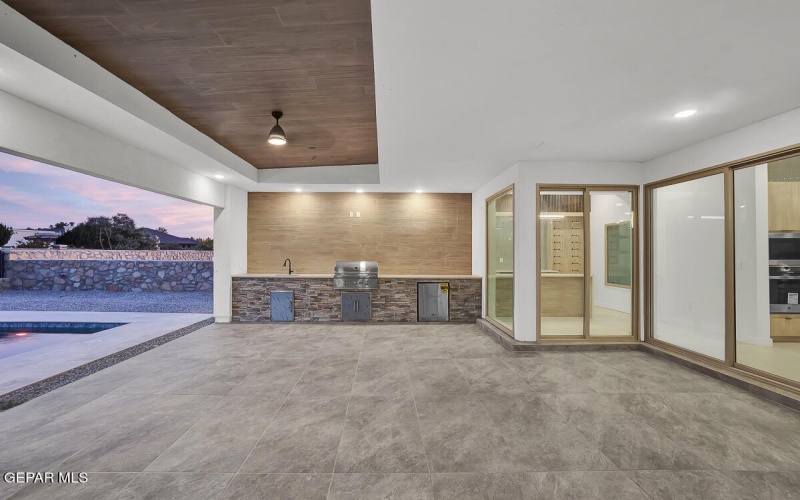 820 W Gate, El Paso, TX 79932, 4 Habitaciones Habitaciones , ,7 BañosBaños,Residential,En Venta,820 W Gate,923369
