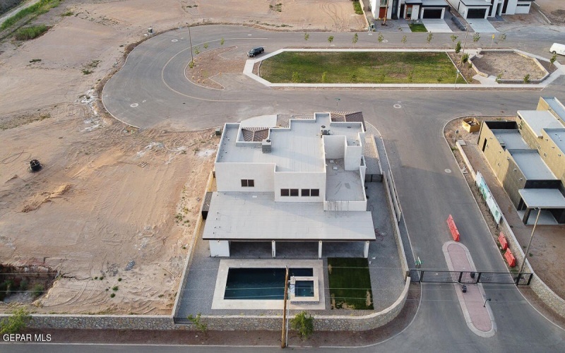 820 W Gate, El Paso, TX 79932, 4 Habitaciones Habitaciones , ,7 BañosBaños,Residential,En Venta,820 W Gate,923369
