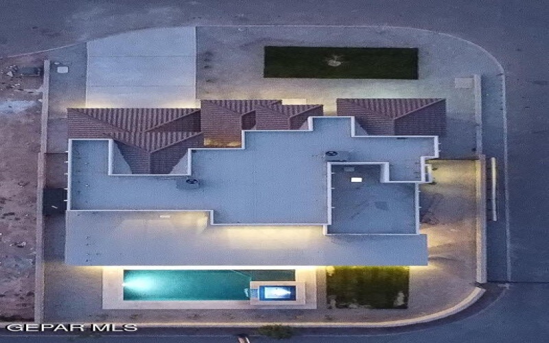 820 W Gate, El Paso, TX 79932, 4 Habitaciones Habitaciones , ,7 BañosBaños,Residential,En Venta,820 W Gate,923369