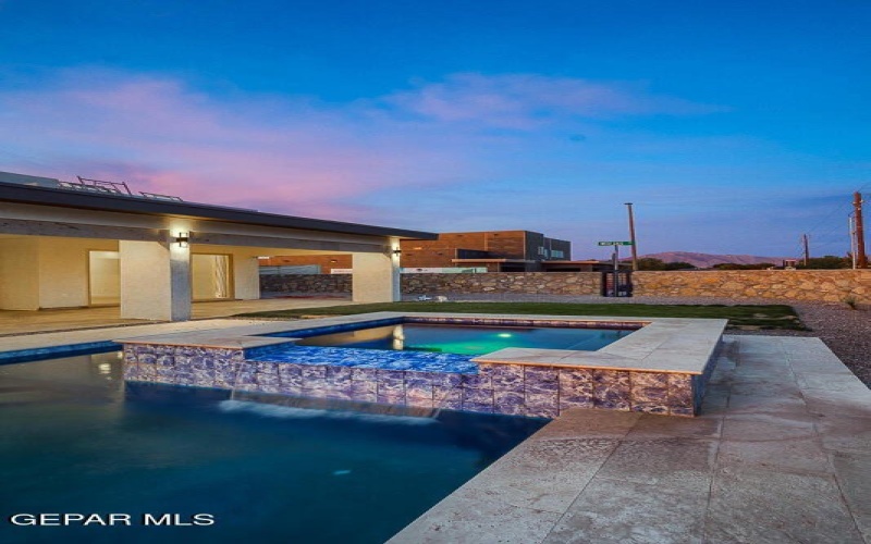 820 W Gate, El Paso, TX 79932, 4 Habitaciones Habitaciones , ,7 BañosBaños,Residential,En Venta,820 W Gate,923369