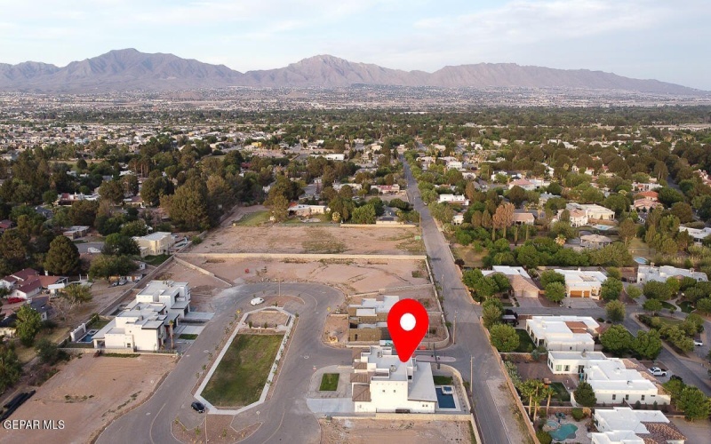 820 W Gate, El Paso, TX 79932, 4 Habitaciones Habitaciones , ,7 BañosBaños,Residential,En Venta,820 W Gate,923369