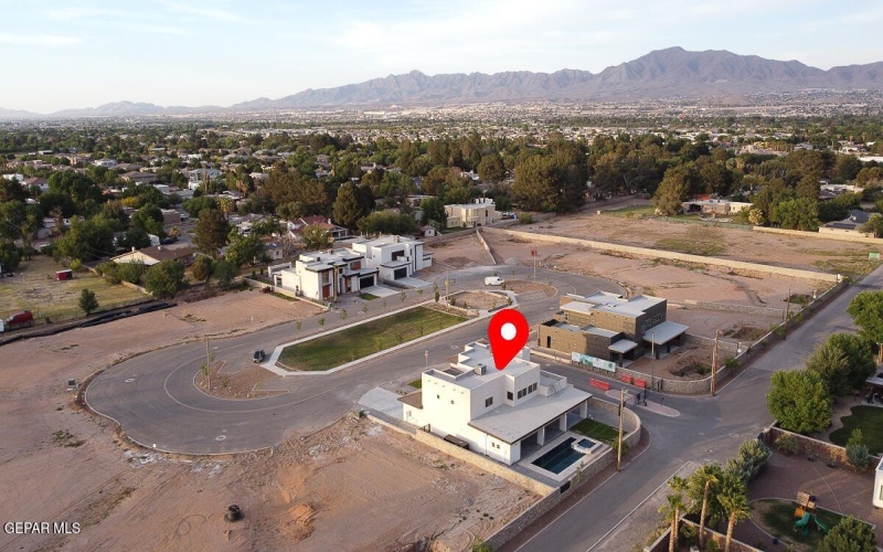 820 W Gate, El Paso, TX 79932, 4 Habitaciones Habitaciones , ,7 BañosBaños,Residential,En Venta,820 W Gate,923369