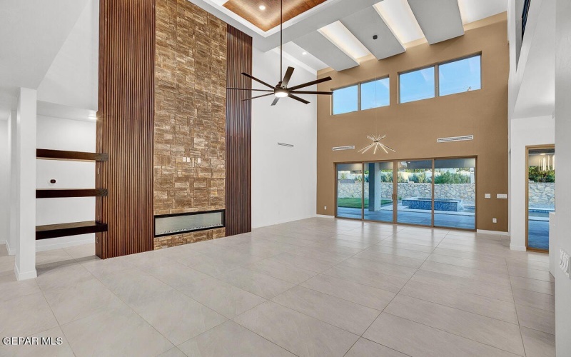 820 W Gate, El Paso, TX 79932, 4 Habitaciones Habitaciones , ,7 BañosBaños,Residential,En Venta,820 W Gate,923369